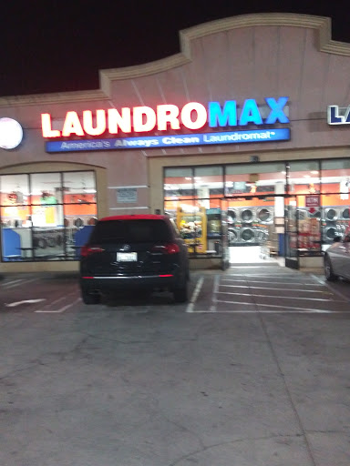 Laundromat «Laundromax», reviews and photos, 837 S Prairie Ave, Inglewood, CA 90301, USA