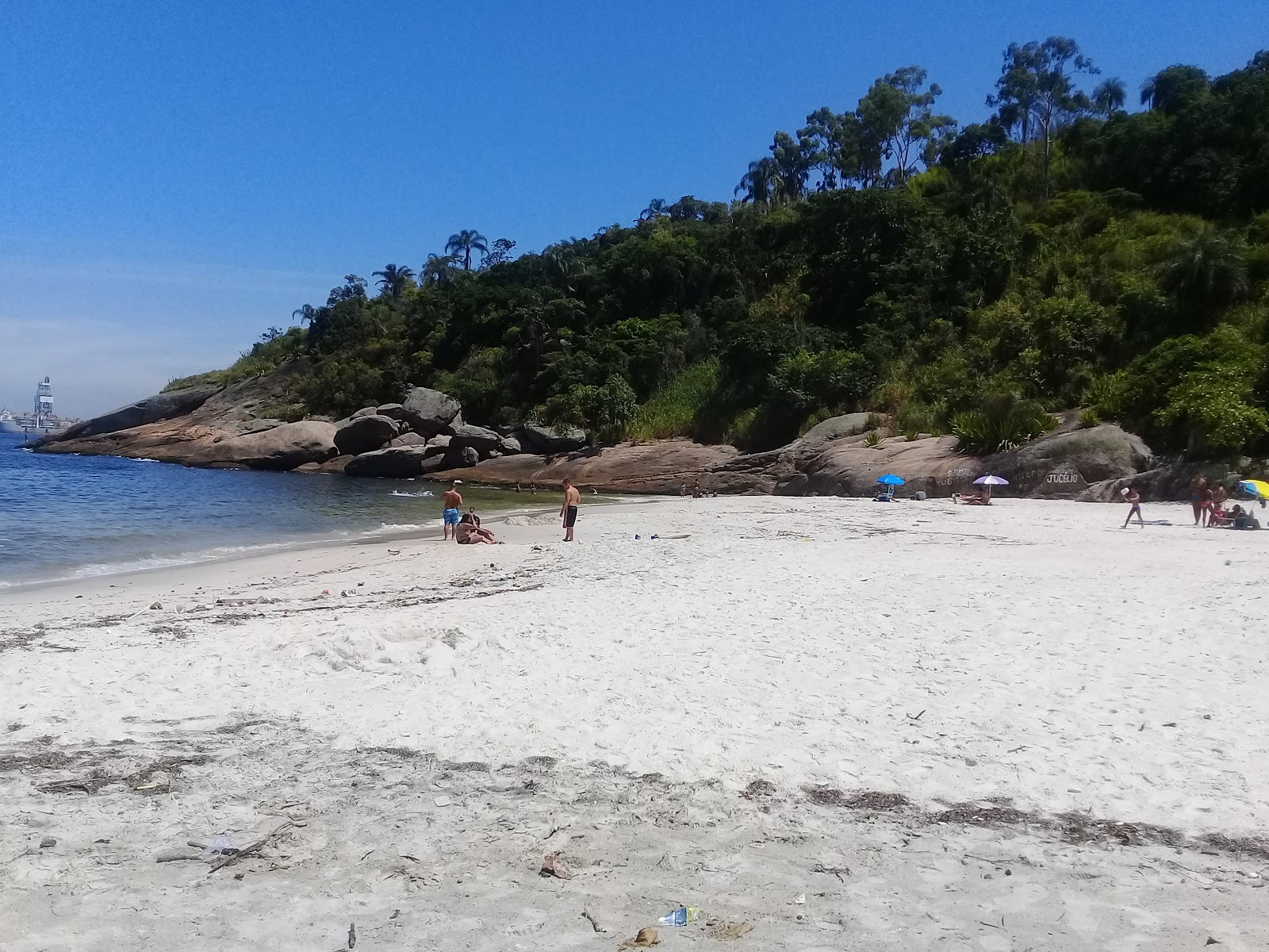 Zdjęcie Praia de Adao z powierzchnią jasny, drobny piasek