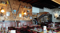 Atmosphère du Restaurant français Lou Cantou à Besse-et-Saint-Anastaise - n°16