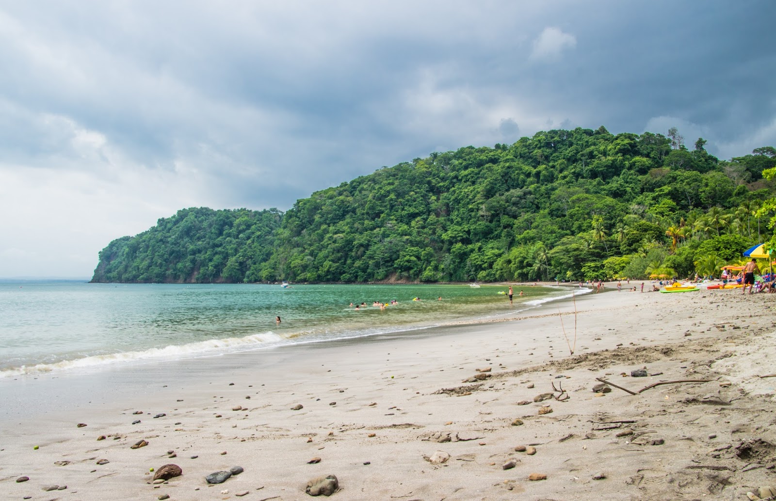 Playa Mantas的照片 带有宽敞的海湾