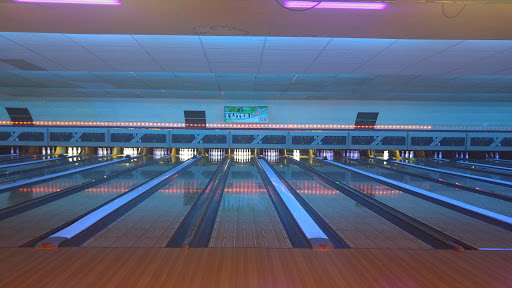 Bowling Alley «Colerain Bowl - Sports Bar - Craft Beer - Lottery - Birthday Parties - Meeting Rooms», reviews and photos, 9189 Colerain Ave, Cincinnati, OH 45251, USA