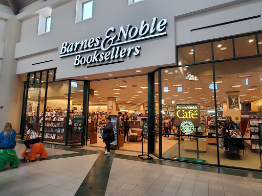Barnes & Noble, 1451 Coral Ridge Ave # 1108, Coralville, IA 52241, USA, 