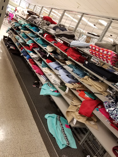 Clothing Store «Ross Dress for Less», reviews and photos, 75 Bellam Blvd, San Rafael, CA 94901, USA