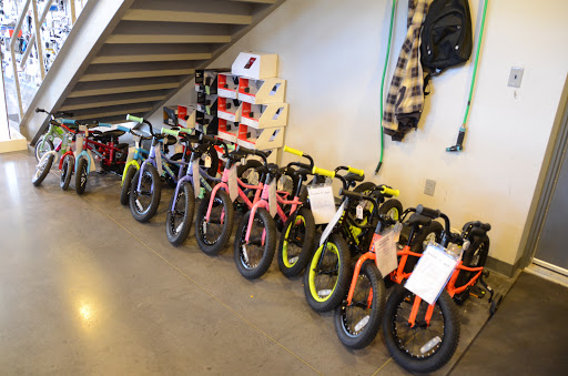 Bicycle Store «Madison & Davis Bicycle Shop», reviews and photos, 912 S 8th St, Quincy, IL 62301, USA