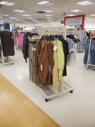 Department Store «Marshalls», reviews and photos, 425 Ernest W Barrett Pkwy NW, Kennesaw, GA 30144, USA