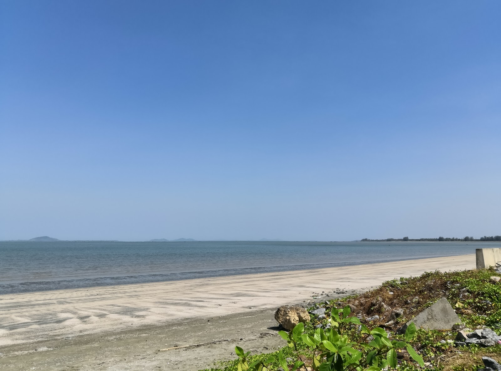 Fotografija Rawai Beach Satoon z svetel pesek površino