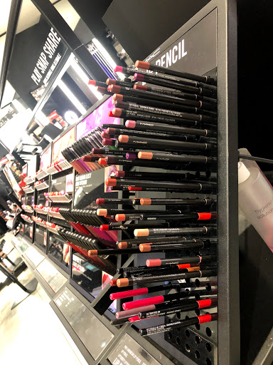 Cosmetics Store «MAC Cosmetics», reviews and photos, 2119 Galleria Way, Glendale, CA 91210, USA