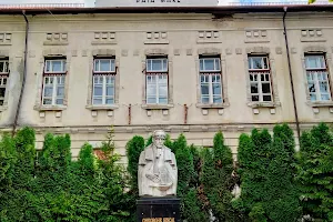 Gheorghe Șincai National College image