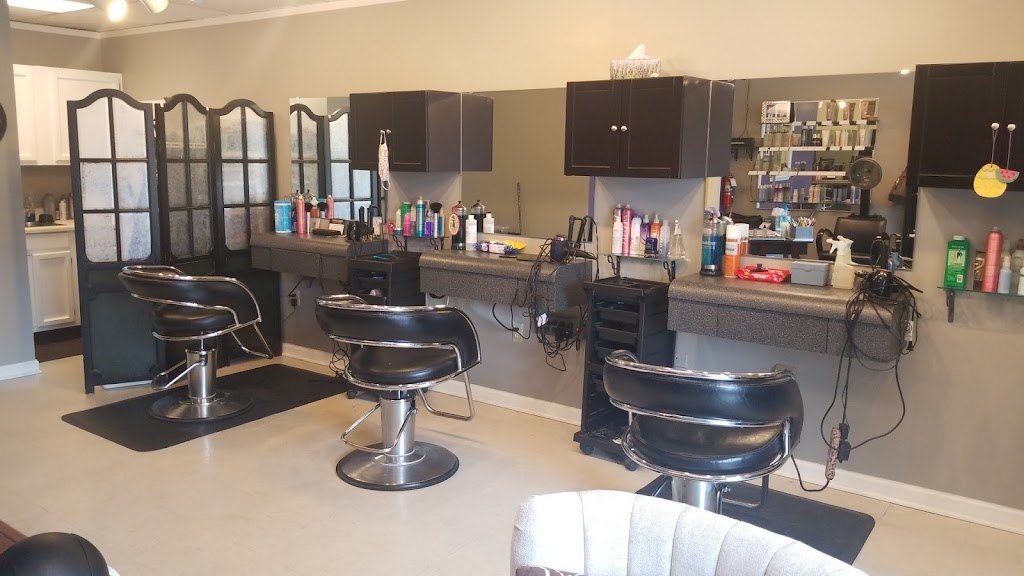 A-Nu-U Hair Skin & Nail Salon 19611
