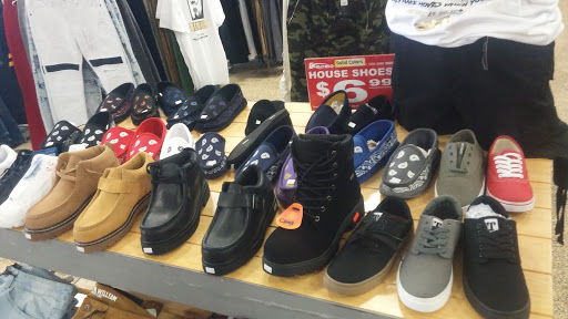 Discount Store «K-Momo Mega Liquidation Center», reviews and photos, 2301 W Indian School Rd, Phoenix, AZ 85015, USA