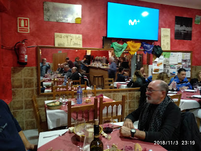 Bar Restaurante La Escuela - C. Mayor, 49, 24889 Cegoñal, León, Spain