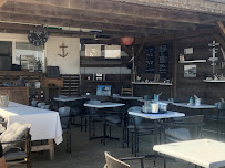 Atmosphère du Bar-restaurant à huîtres La Cabane de Tony à La Flotte - n°4