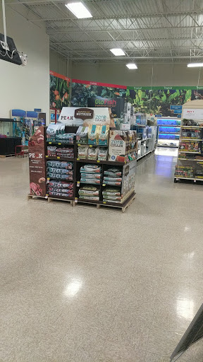 Pet Supply Store «PetSmart», reviews and photos, 4749 Valley View Blvd NW, Roanoke, VA 24012, USA