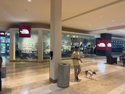 Clothing Store «The North Face», reviews and photos, 1001 Bellevue Way NE, Bellevue, WA 98004, USA