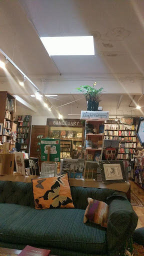 Used Book Store «Loganberry Books», reviews and photos, 13015 Larchmere Blvd, Cleveland, OH 44120, USA