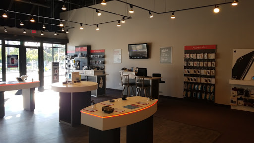 Cell Phone Store «Verizon Wireless / Wireless World», reviews and photos, 3904 Silver Lake Rd NE, St Anthony, MN 55421, USA