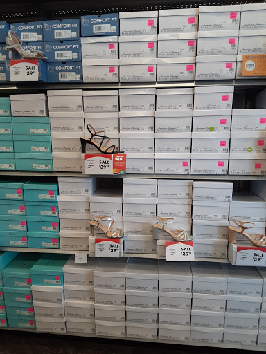 Shoe Store «Shoe Carnival», reviews and photos, 466 Pinnacle Pkwy, Bristol, TN 37620, USA