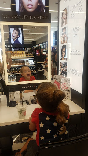 Cosmetics Store «SEPHORA», reviews and photos, 721 Collins Ave, Miami Beach, FL 33139, USA