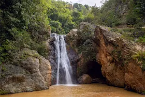 Baiguate Waterfall image