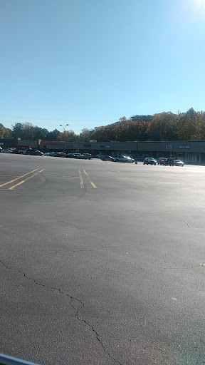 Shopping Mall «Headland Delowe Shopping Center», reviews and photos, 2433 Delowe Dr, East Point, GA 30344, USA