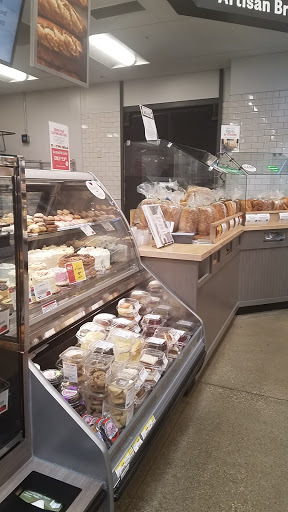 Grocery Store «Earth Fare North Canton», reviews and photos, 3939 Everhard Rd NW, North Canton, OH 44709, USA