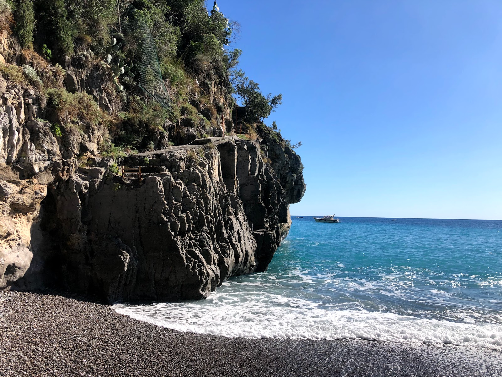 Foto von Positano beach III mit viele kleine buchten