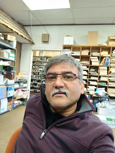 Gift Shop «Moon Rock Gallery & Smoke Shop», reviews and photos, 431 Ogden Ave, Downers Grove, IL 60515, USA