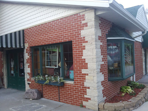 Quilt Shop «The Little Red Hen», reviews and photos, 612 Hope Ave, Muscatine, IA 52761, USA