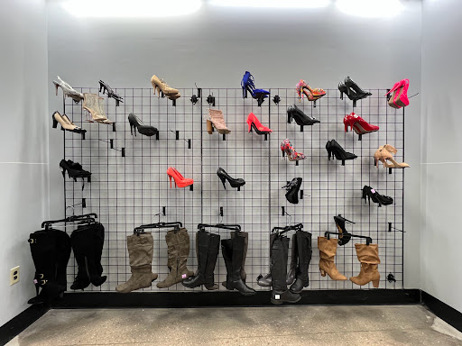 Thrift Store «Discover Goodwill Powers Retail Center», reviews and photos