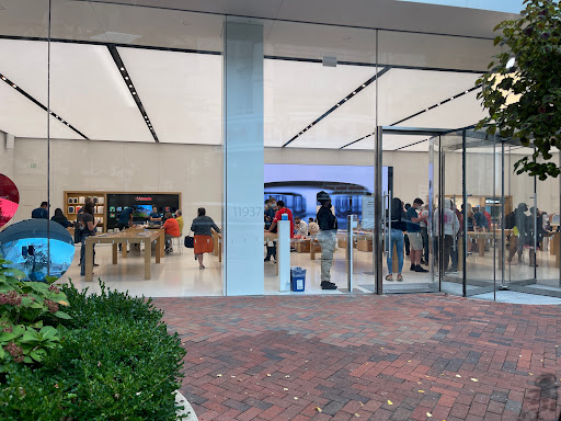 Computer Store «Apple Reston», reviews and photos, 11949 Market St, Reston, VA 20190, USA