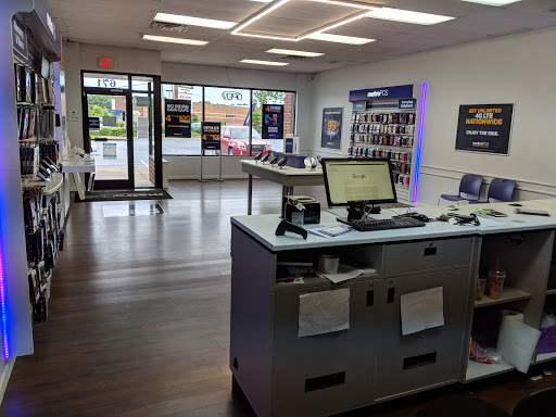 Cell Phone Store «MetroPCS Authorized Dealer», reviews and photos, 671 Spartanburg Hwy, Hendersonville, NC 28792, USA