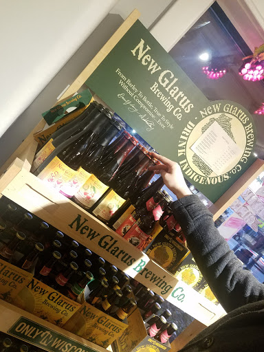 Wine Store «Pop More Corks», reviews and photos, 617 W Main St, Lake Geneva, WI 53147, USA