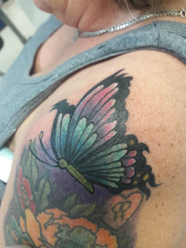 Tattoo Shop «Addicted 2 Tattoos», reviews and photos, 4819 E Busch Blvd #107, Tampa, FL 33617, USA