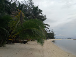 Fotografie cu Nathon Beach cu o linie de coastă spațioasă