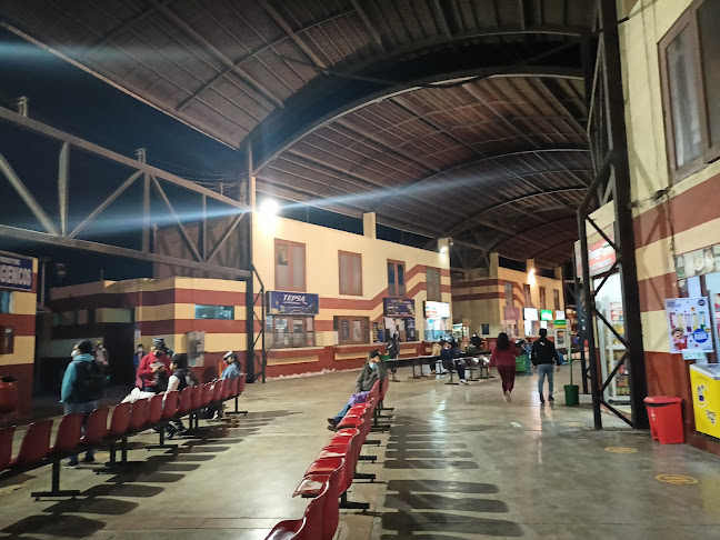 Opiniones de Oltursa Terminal Terrestre Chimbote en Chimbote - Agencia de seguros