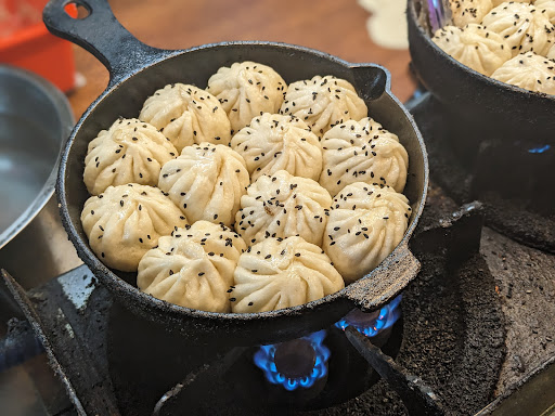 《身煎百戰-上海鐵鍋生煎包》 的照片
