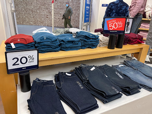 Clothing Store «Gap Outlet», reviews and photos, 1600 Saratoga Ave, San Jose, CA 95129, USA