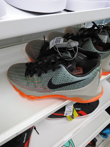 Clothing Store «Ross Dress for Less», reviews and photos, 1125 Woodruff Rd, Greenville, SC 29607, USA