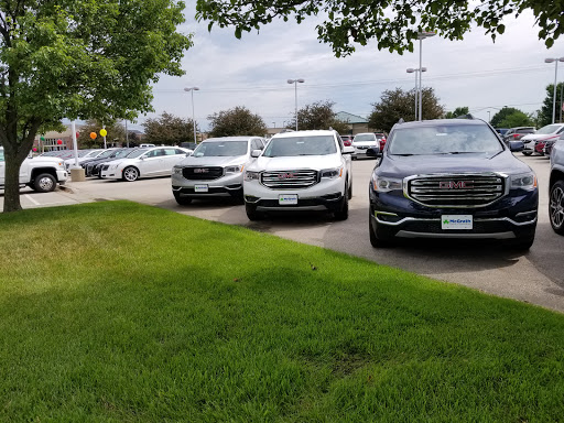 Car Dealer «McGrath Buick GMC Cadillac», reviews and photos, 1040 N Center Point Rd, Hiawatha, IA 52233, USA
