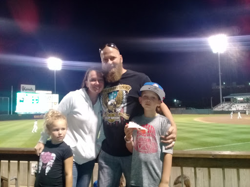 Stadium «Veterans Memorial Stadium», reviews and photos, 950 Rockford Rd SW, Cedar Rapids, IA 52404, USA