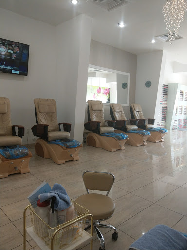 Nail Salon «The White Spa Nails», reviews and photos, 1823 S Greenfield Rd #103, Mesa, AZ 85206, USA