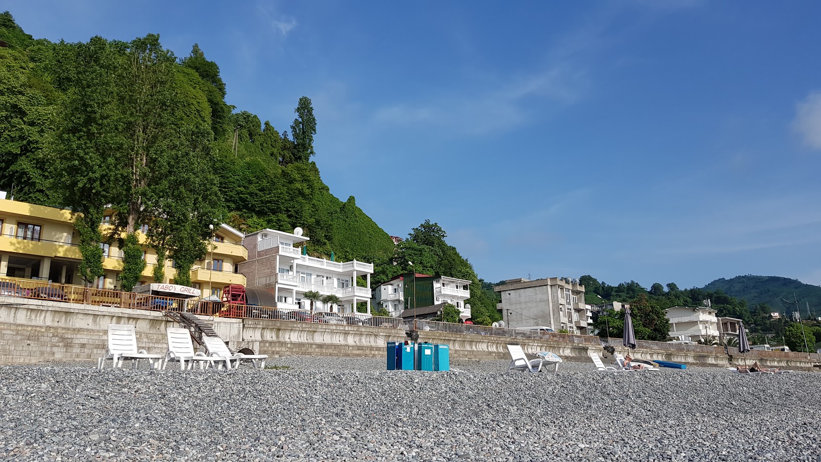 Foto van Sarpi beach met hoog niveau van netheid