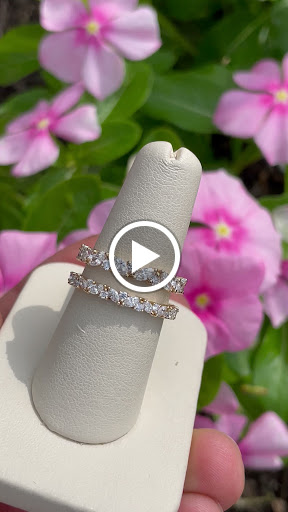 Jewelry Store «Edward Warren Jewelers», reviews and photos, 1610 Cross Creeks Blvd, Pickerington, OH 43147, USA