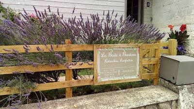 La Boite A Boutons à Izel-lès-Hameau