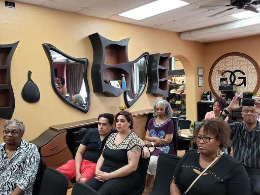 Beauty Salon «Designer Glitz & Glamour Spa and Hair Salon», reviews and photos, 222 E Aviation Blvd, Universal City, TX 78148, USA