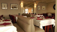 Atmosphère du Restaurant de fruits de mer Restaurant de la Marée à Grandcamp-Maisy - n°12
