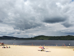 Photo de Broussas Beach avec rivage droit, long