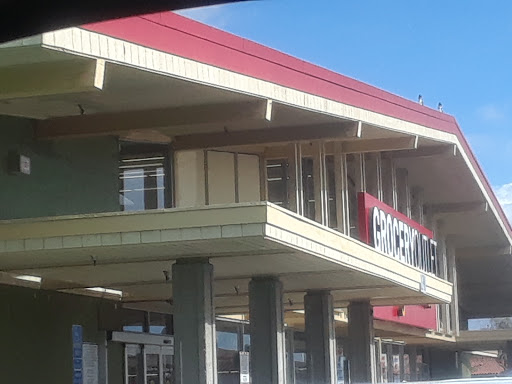 Grocery Store «Grocery Outlet Bargain Market», reviews and photos, 1391 E Yosemite Ave, Manteca, CA 95336, USA