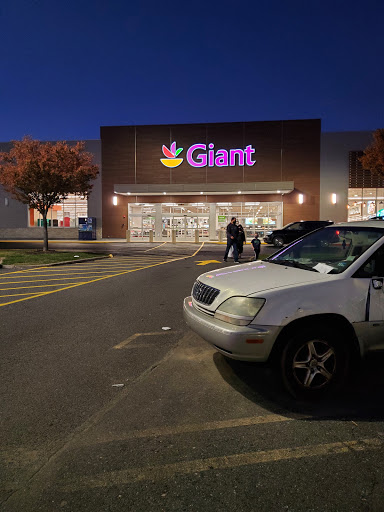 Supermarket «Giant», reviews and photos, 6426 Springfield Plaza, Springfield, VA 22150, USA