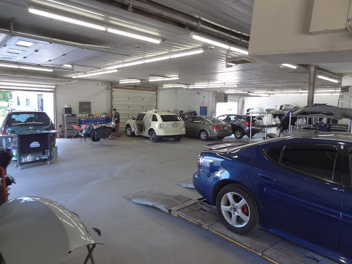 Auto Body Shop «RIVERVIEW BODY SHOP INC», reviews and photos, 611 S Broadway, Aurora, IL 60505, USA